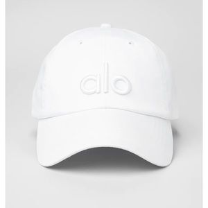 Alo Yoga Off-Duty Cap in Bright White/White